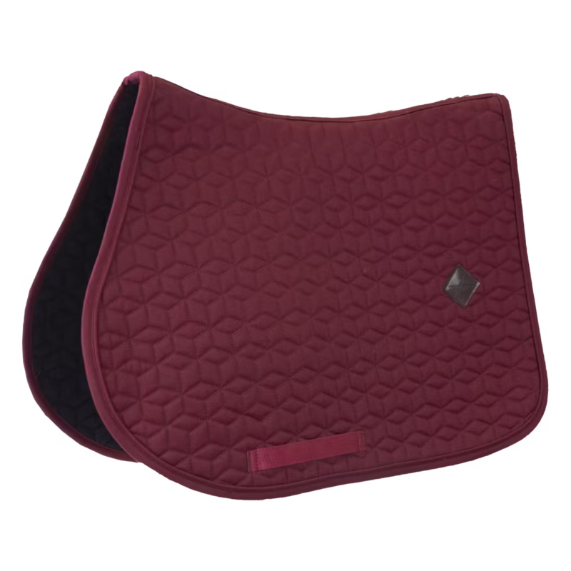 Bordowy czaprak z czarną lamówką i prostym przeszyciem