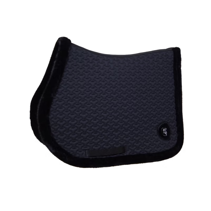 Czarny czaprak ujeżdżeniowy z prostym, sportowym fasonem